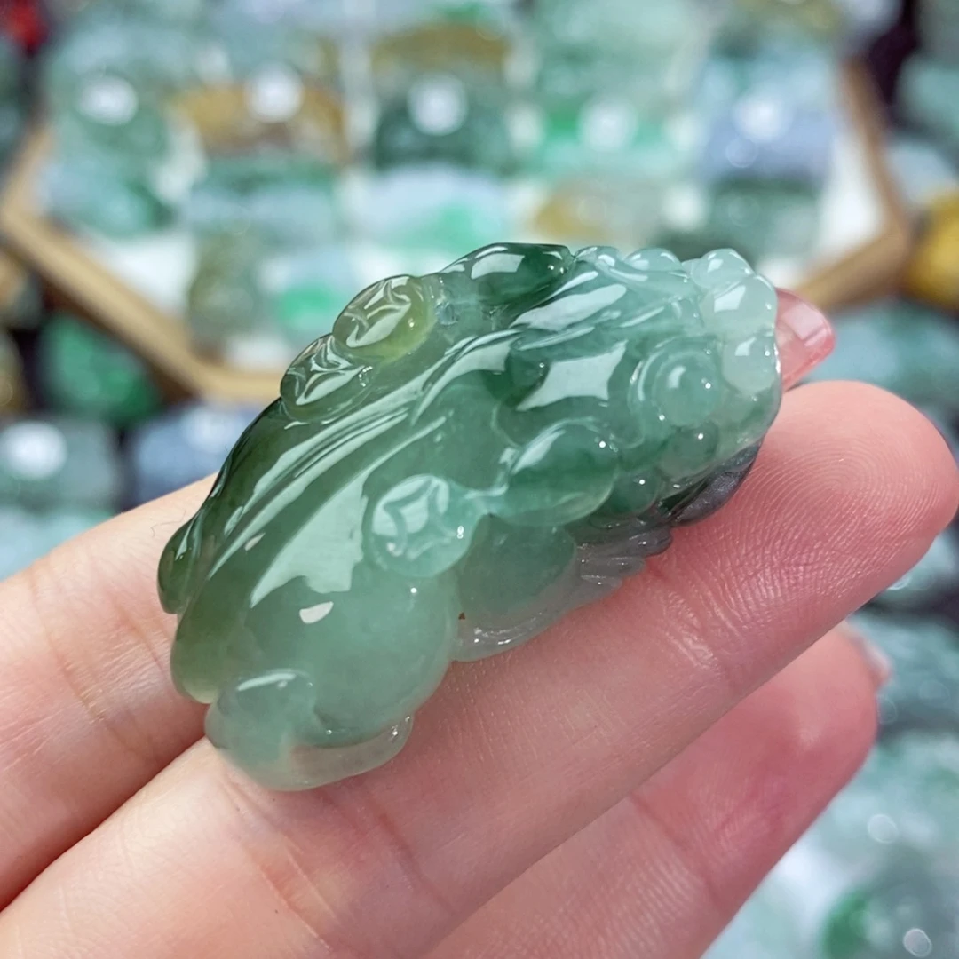 翡翠颈饰未镶嵌天然