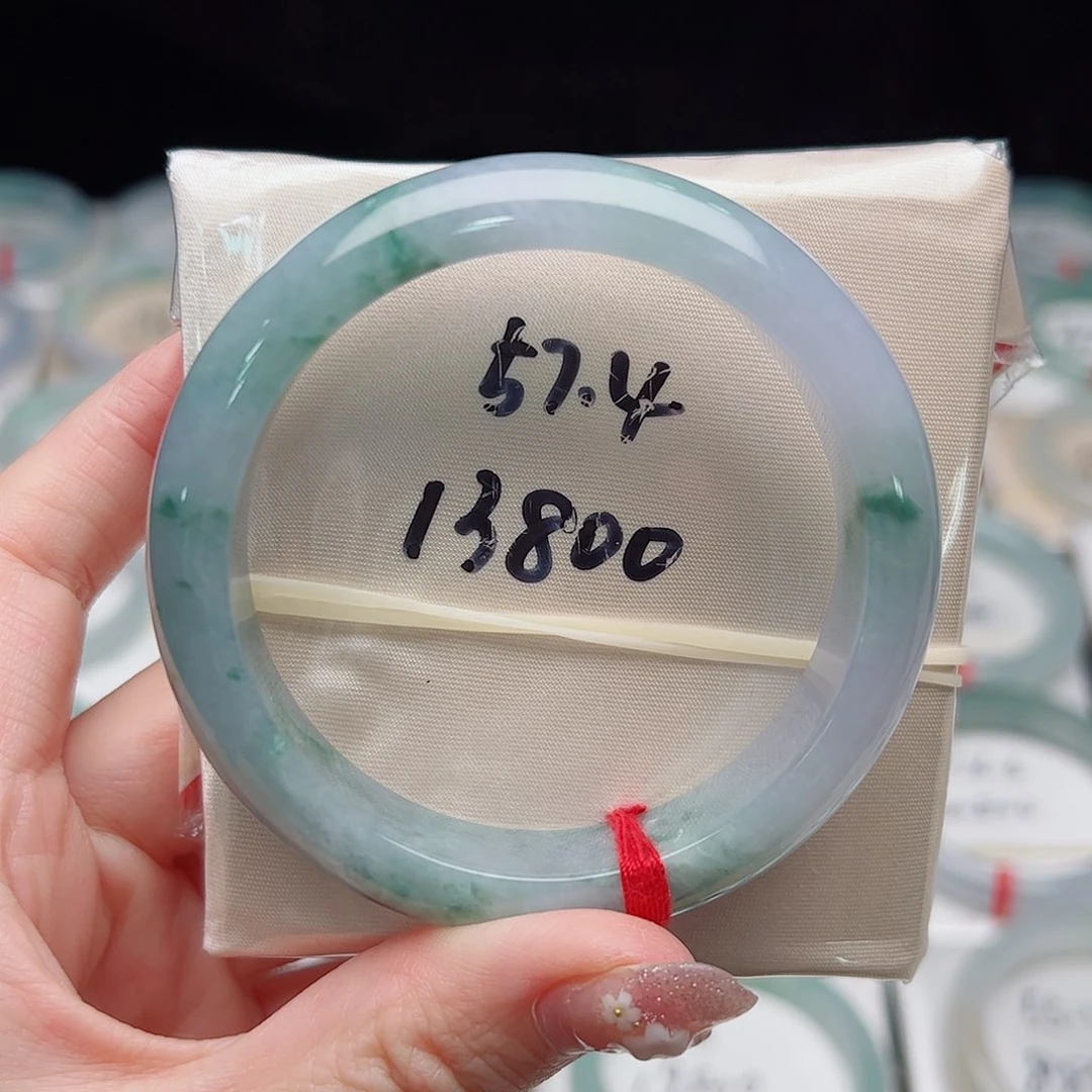 翡翠手镯未镶嵌天然