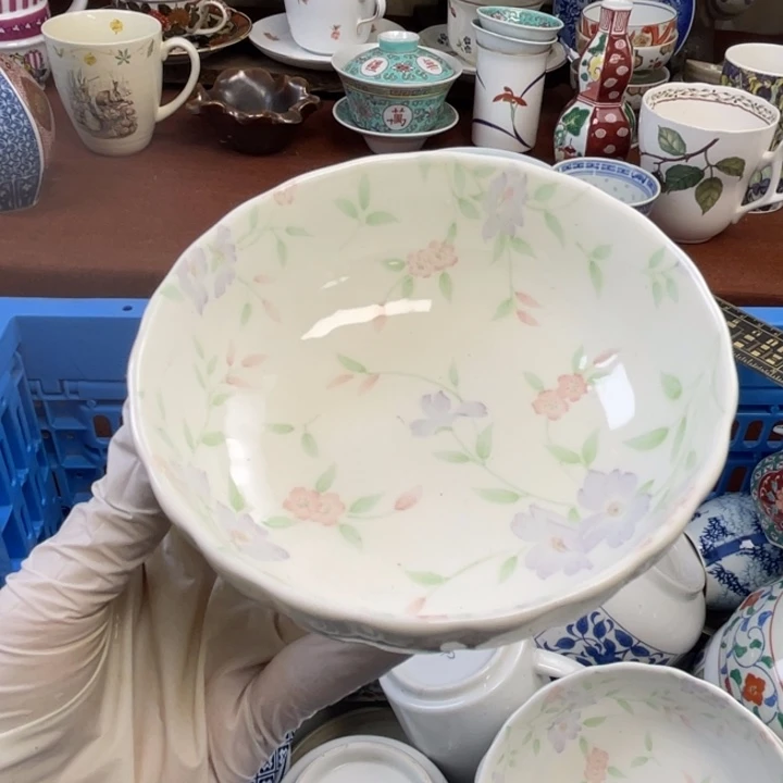 他家瓷器真美…开播了