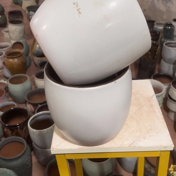 紫砂花盆口径20高度20两只小瑕疵