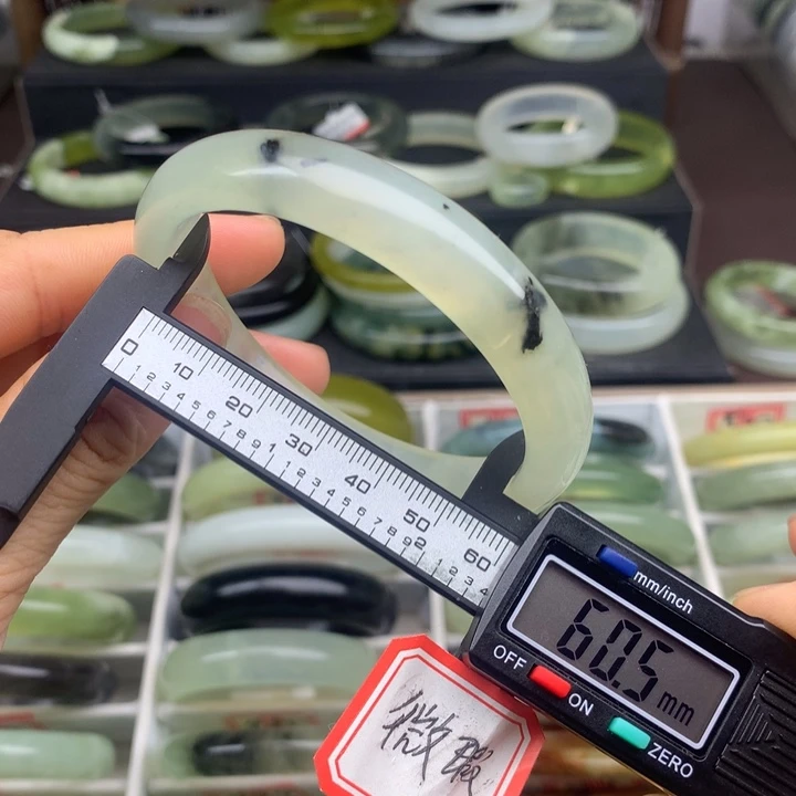 蛇纹石玉未镶嵌手镯516