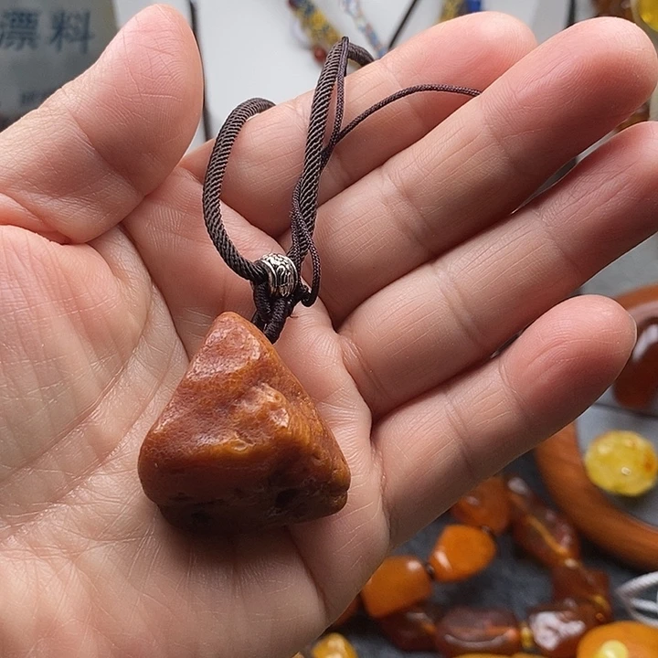 琥珀未镶嵌裸石琥珀