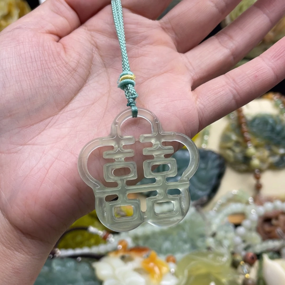 未镶嵌蛇纹石玉颈饰