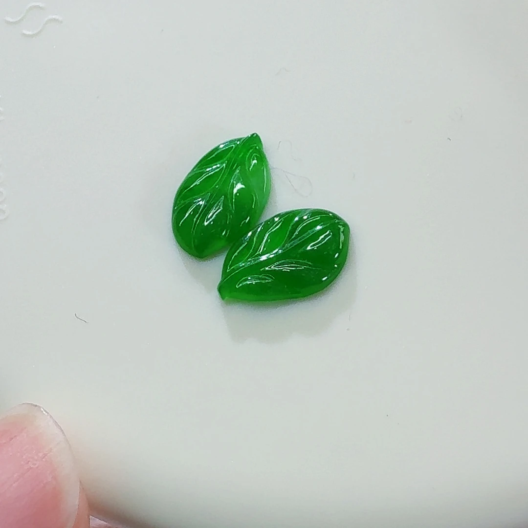 翡翠颈饰未镶嵌叶子一对