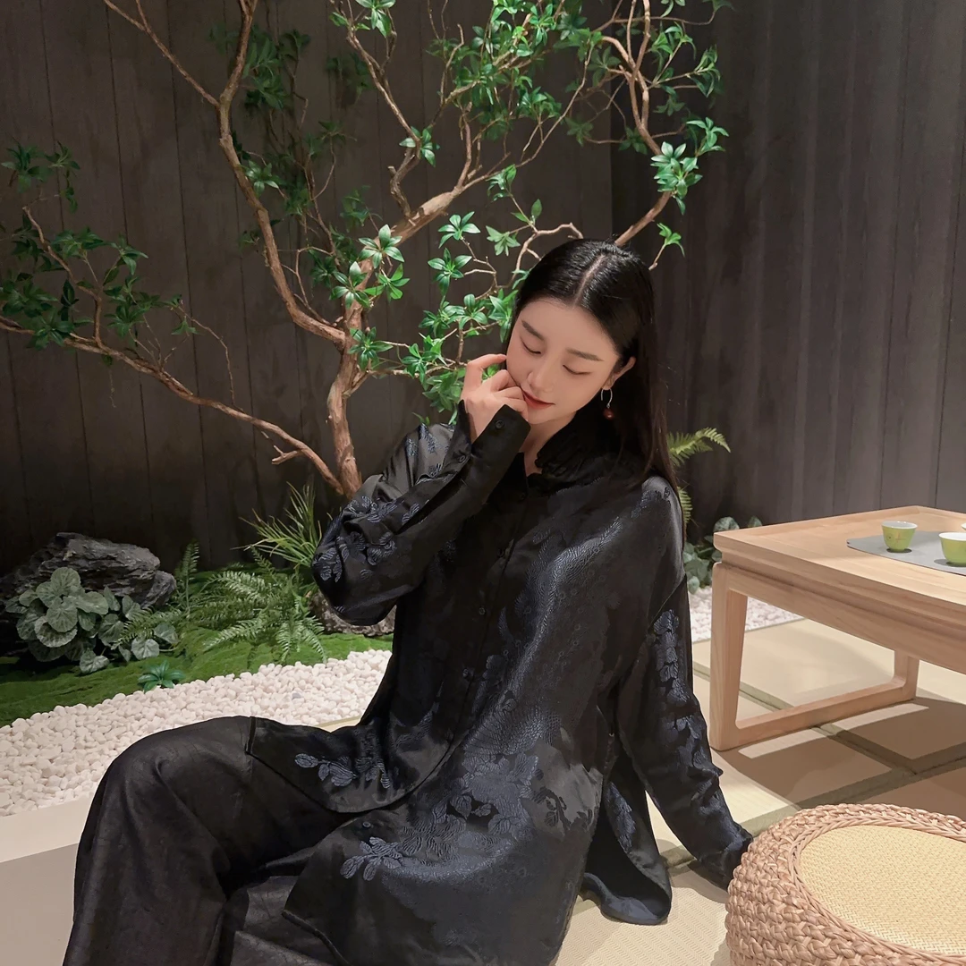 Betty Bairn【珍藏版 · 老缎系列】30姆米桑蚕丝刺绣上衣25B-BW9901