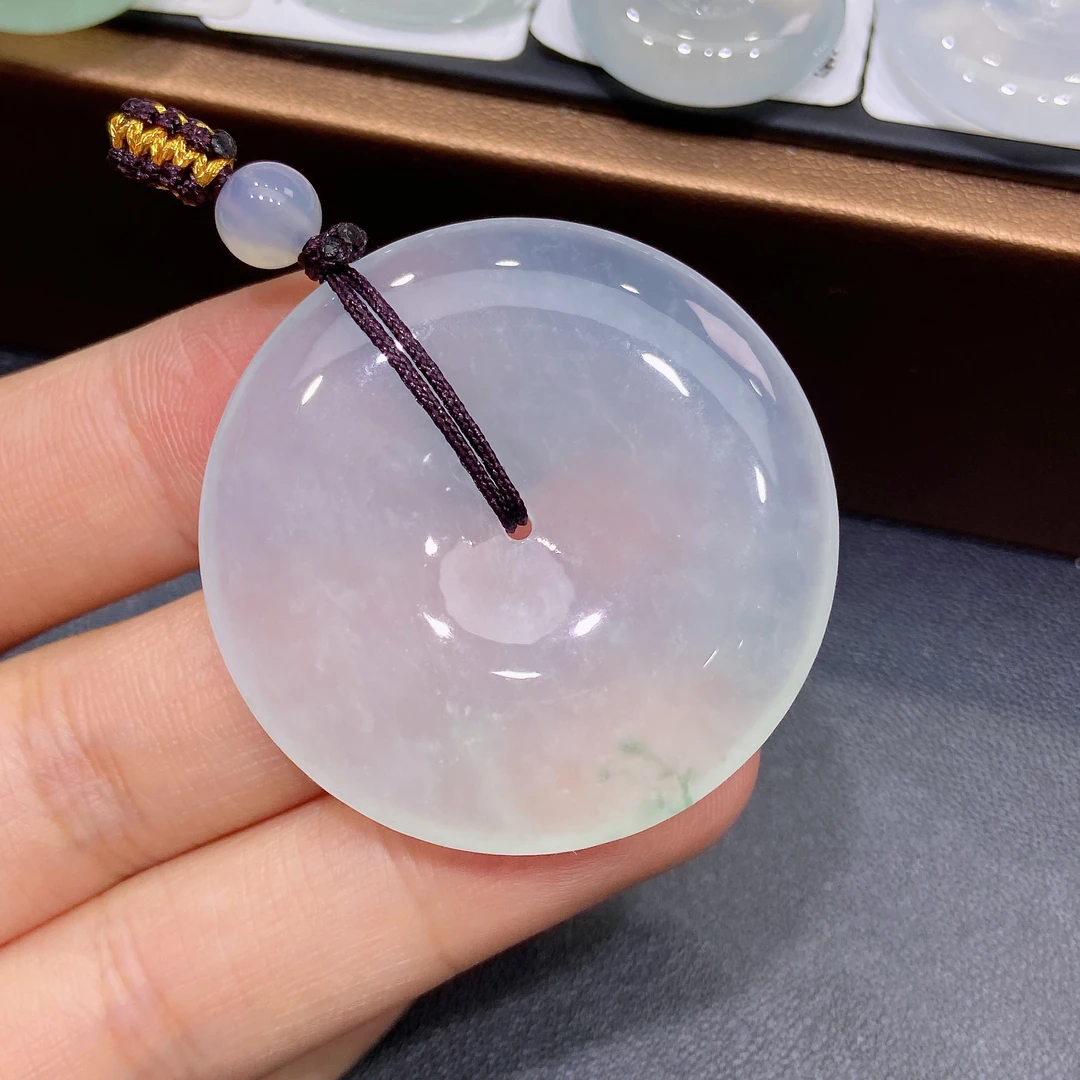 缅甸天然A货翡翠，冰种飘绿花大平安扣吊坠，时尚精美大气款式Y