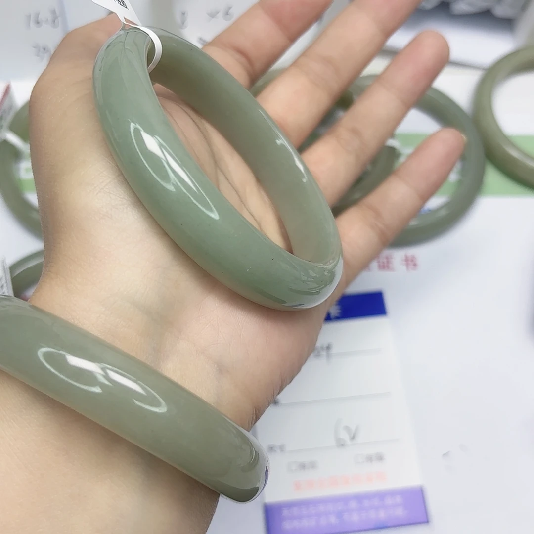 石英质玉未镶嵌手镯64/62