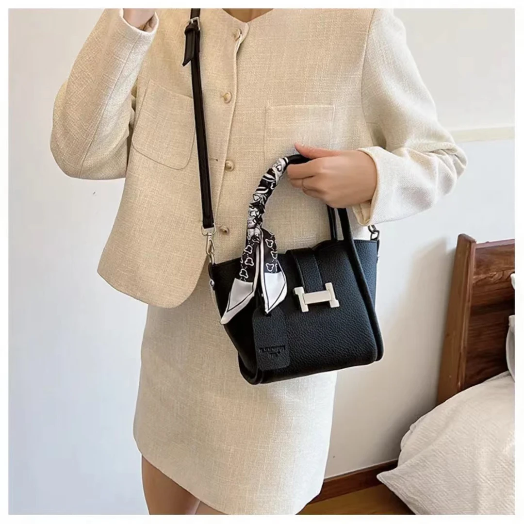 新款轻奢百搭高级感气质时尚斜挎女士包7018黑