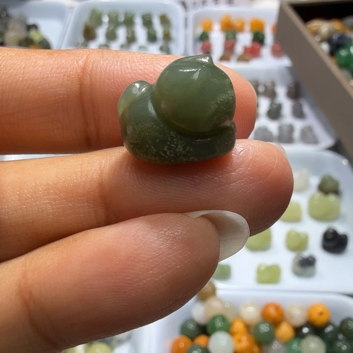 未镶嵌和田玉珠宝半成品