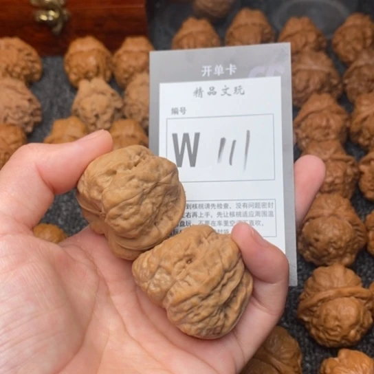 吊坠桃核我是第一百37