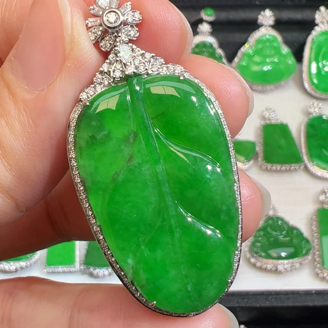 翡翠吊坠(不含链)18K金镶嵌