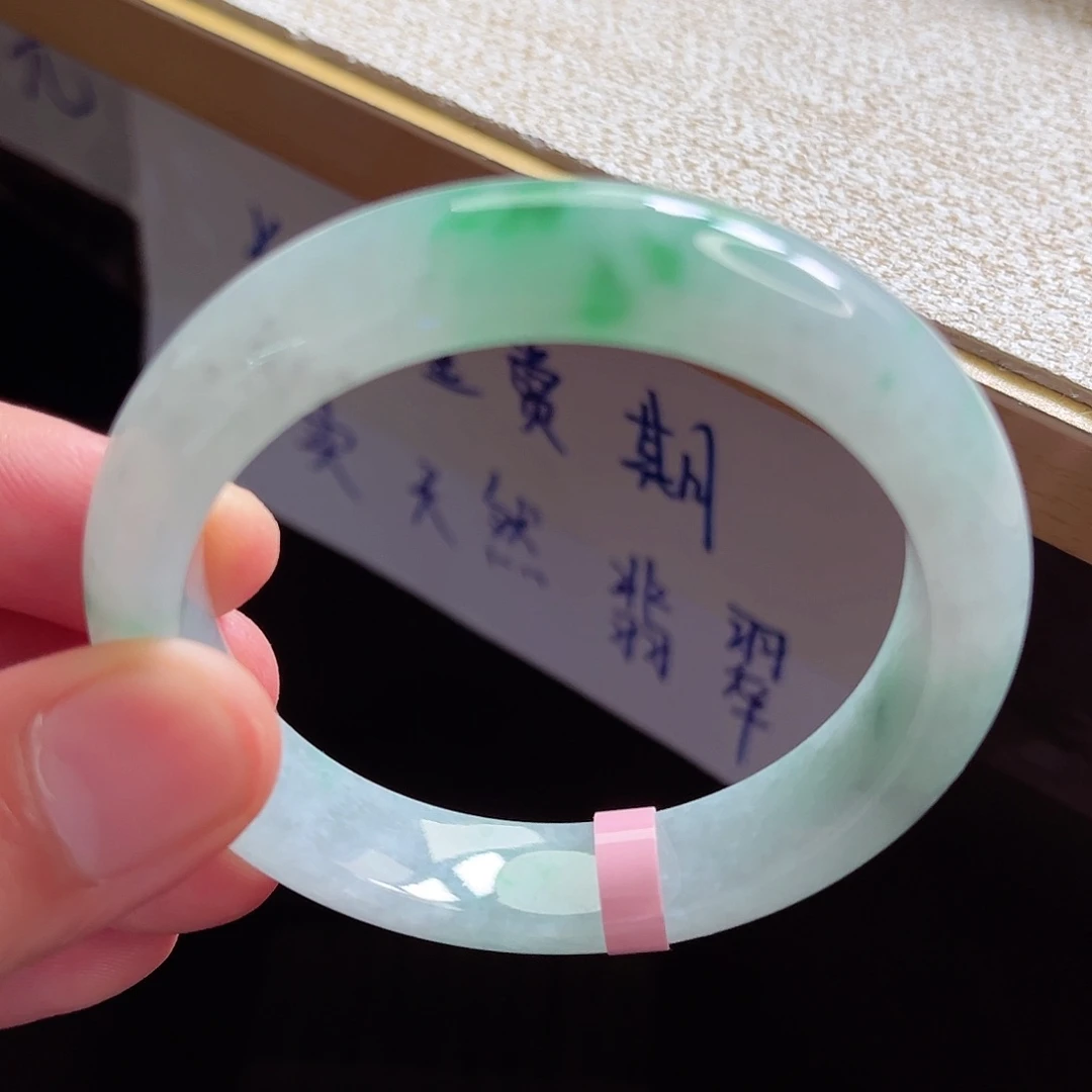 翡翠手镯未镶嵌手镯