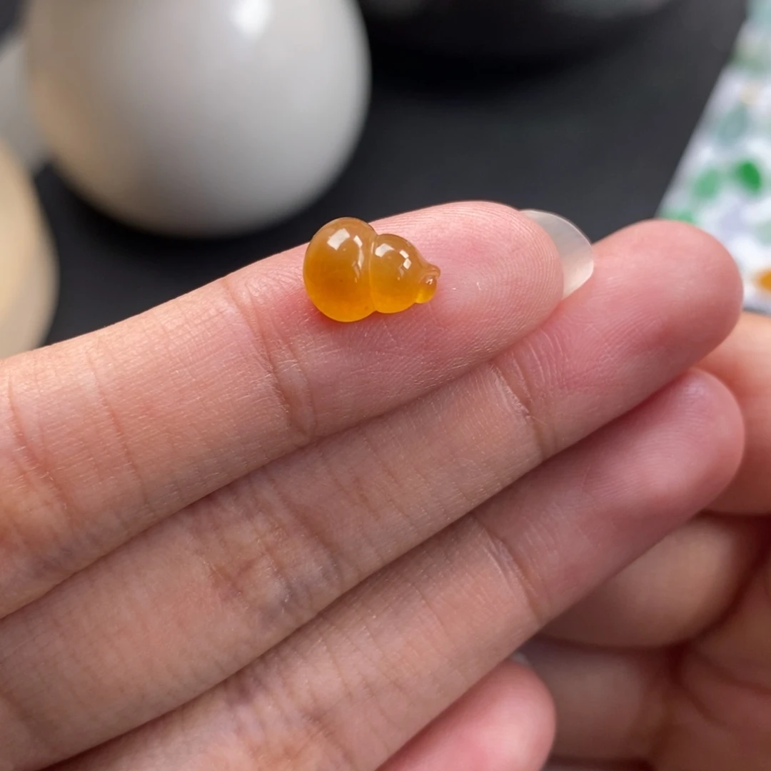 翡翠散珠黄翡葫芦