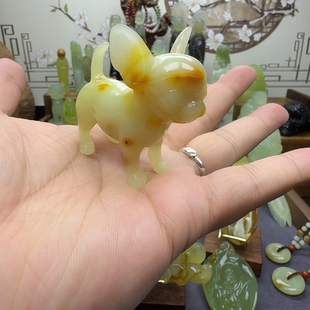 蛇纹石玉未镶嵌吉娃娃