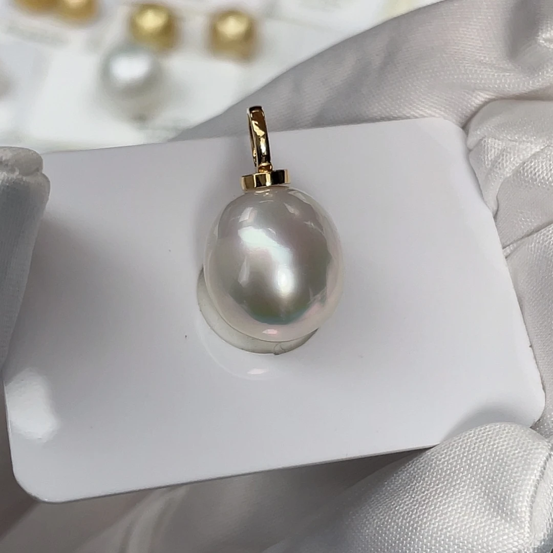 18K金镶嵌颈饰海水珍珠澳白吊坠12.8mm