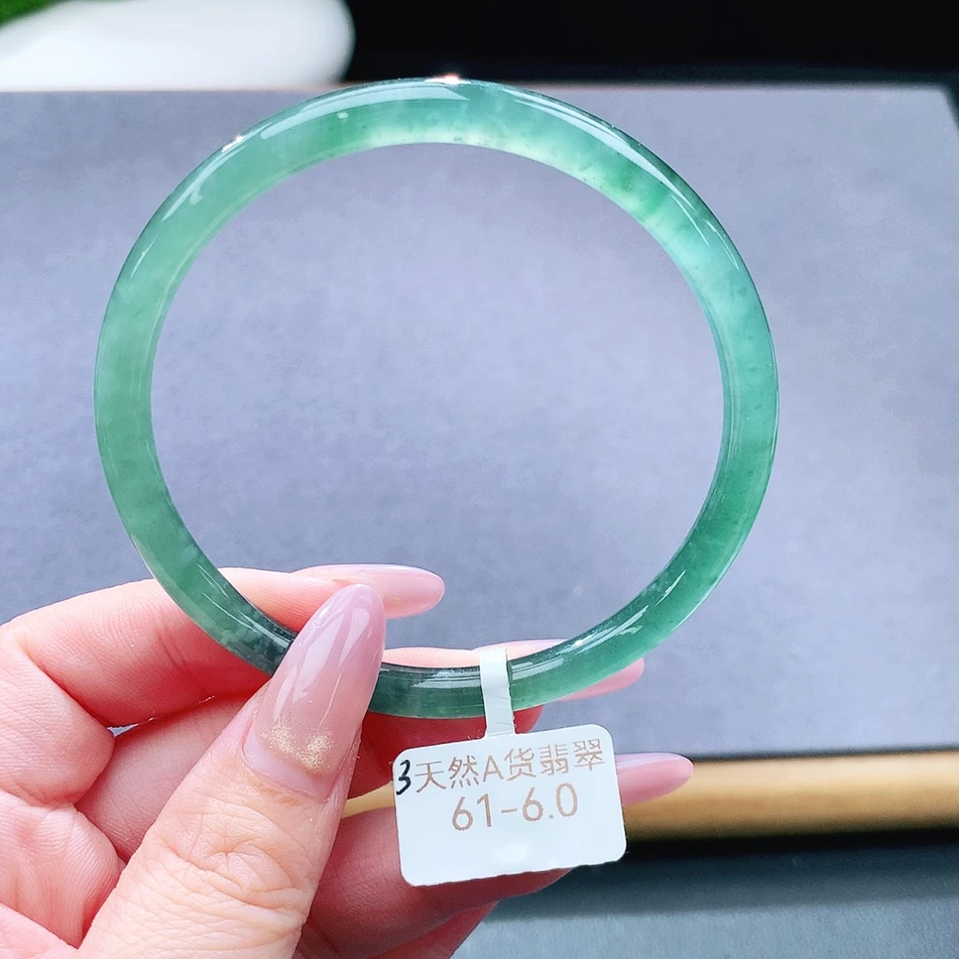 未镶嵌手镯（圆镯）翡翠