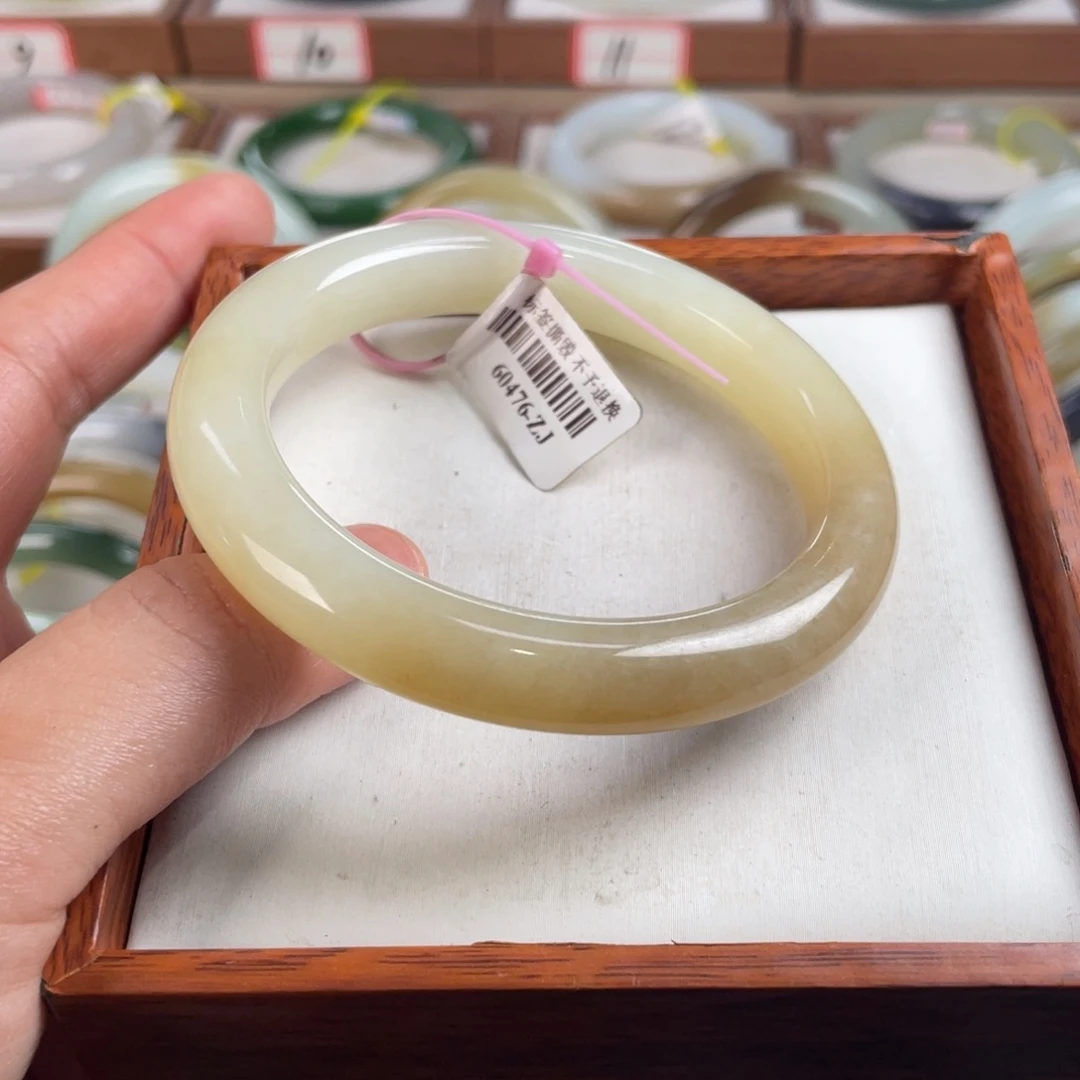 【闪购商品】和田玉手镯未镶嵌.57.4.39