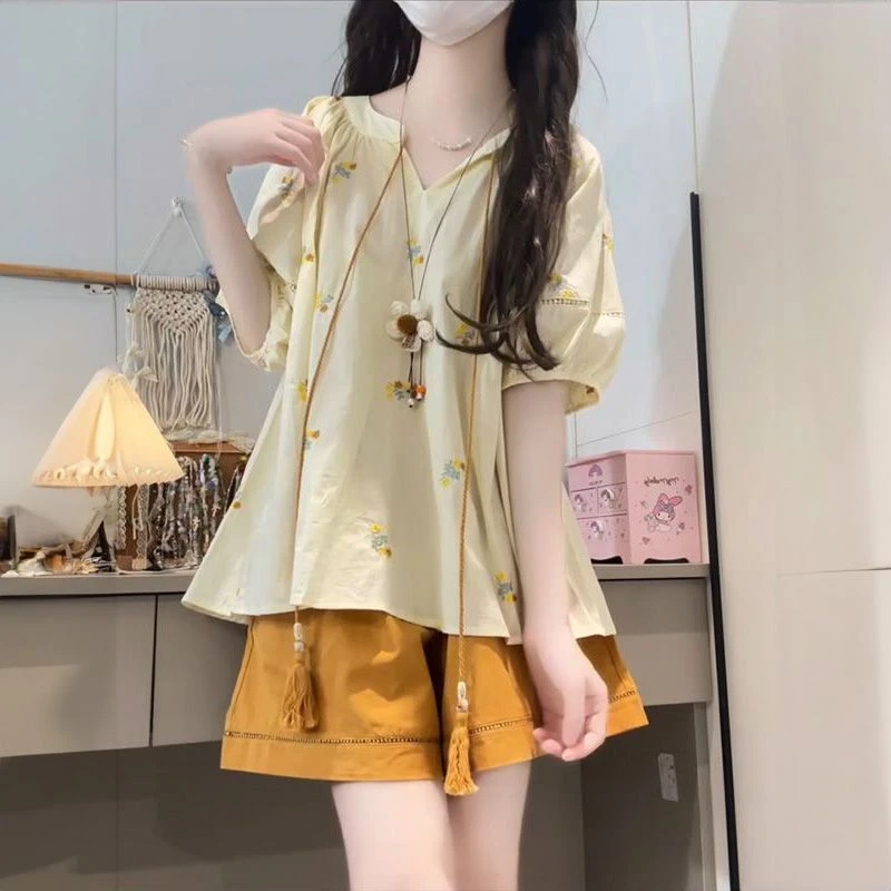 学院风温柔甜美系带碎花休闲T恤女夏季高腰宽松短裤两件_套装洋气