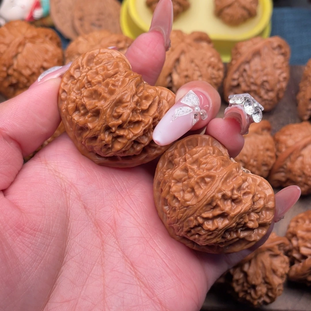 用***9文玩核桃把件全品桃心宫灯43