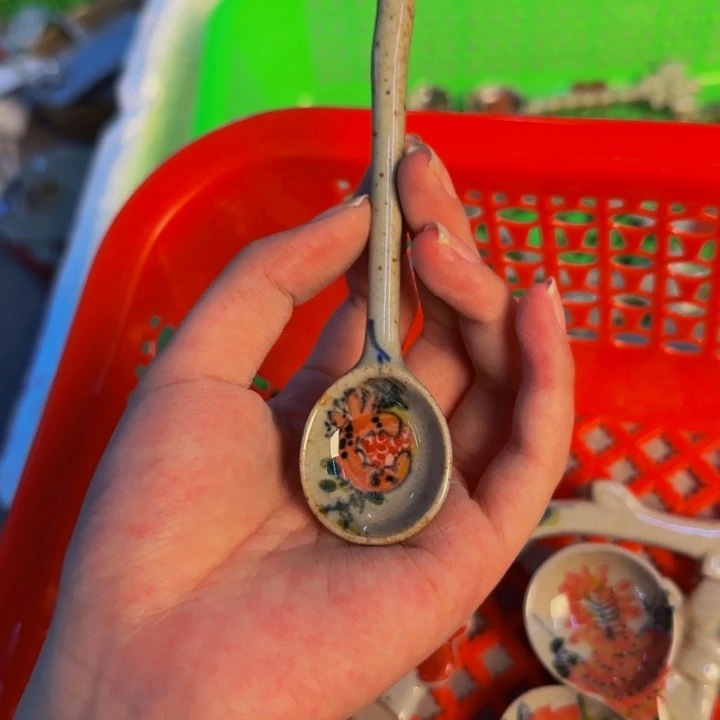 瓷片手工手绘细微不一样