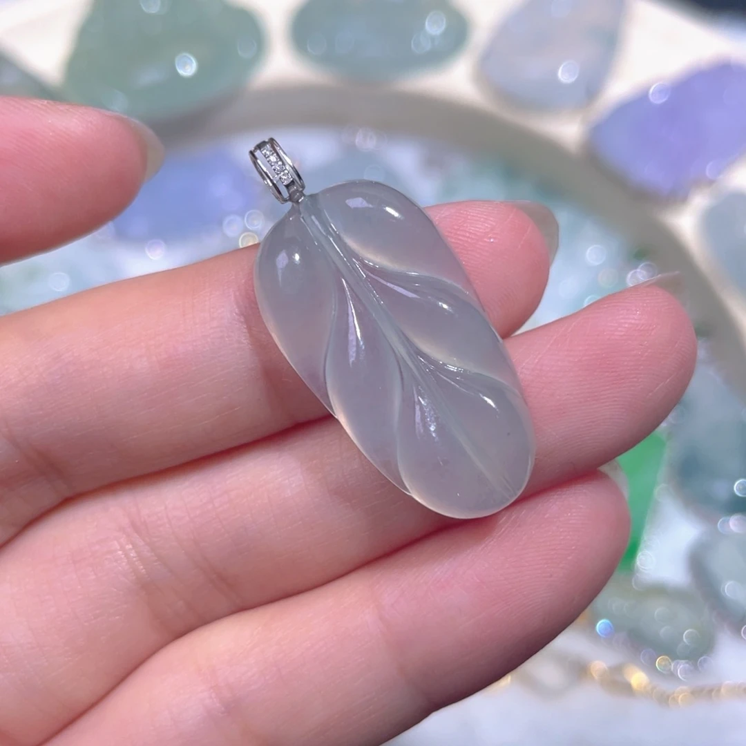 颈饰18K金镶嵌翡翠翡翠