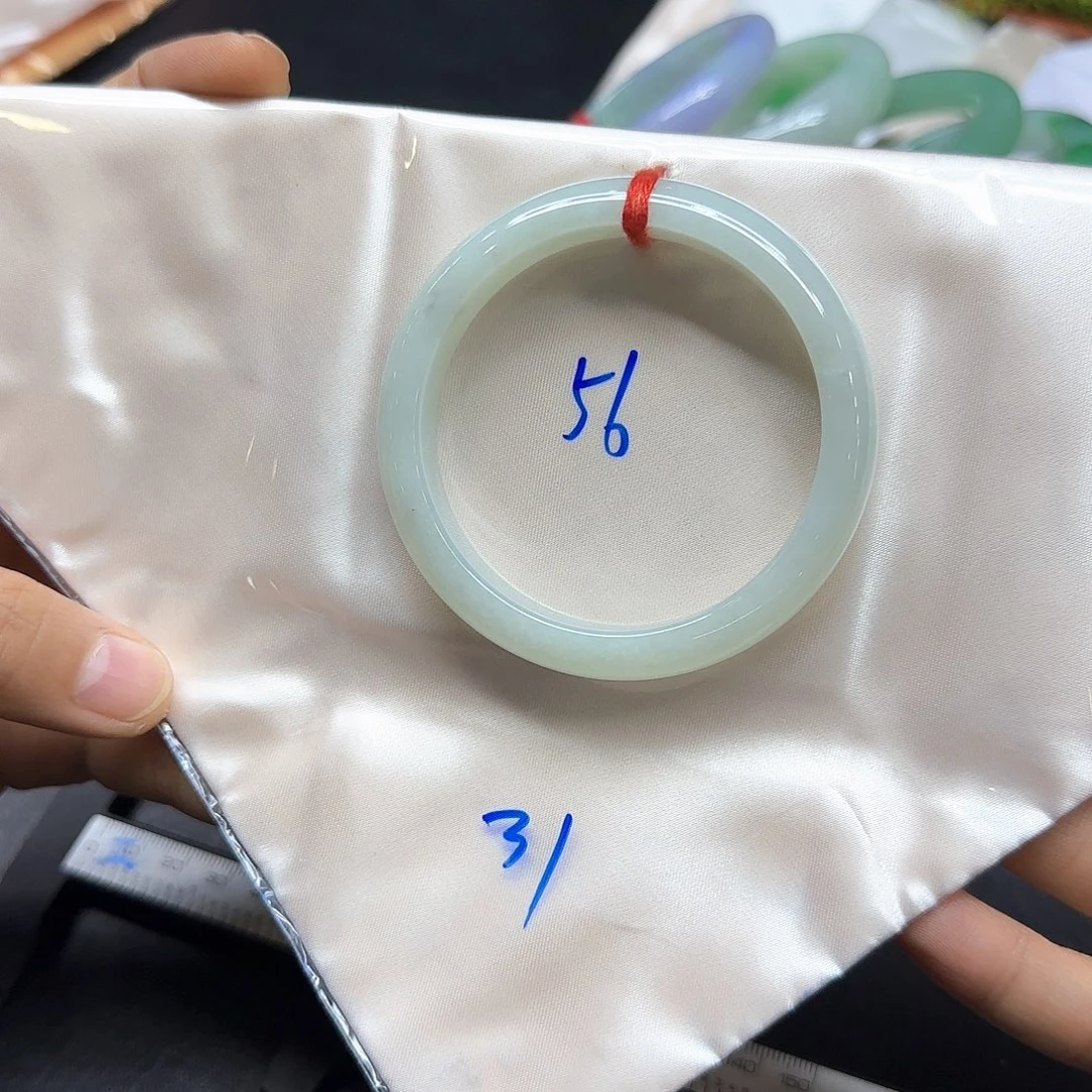 翡翠未镶嵌手镯翡翠