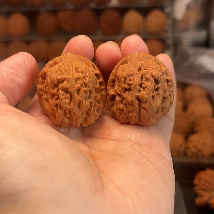 1文玩核桃方金蟾39-197