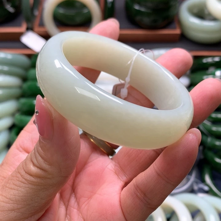 【闪购商品】未镶嵌手镯和田玉2