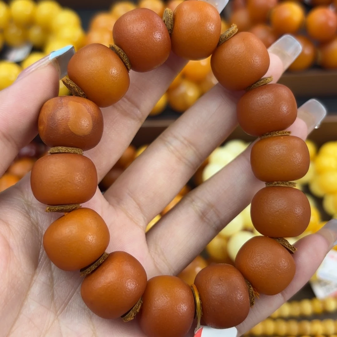 用***8未镶嵌颈饰琥珀蜜蜡