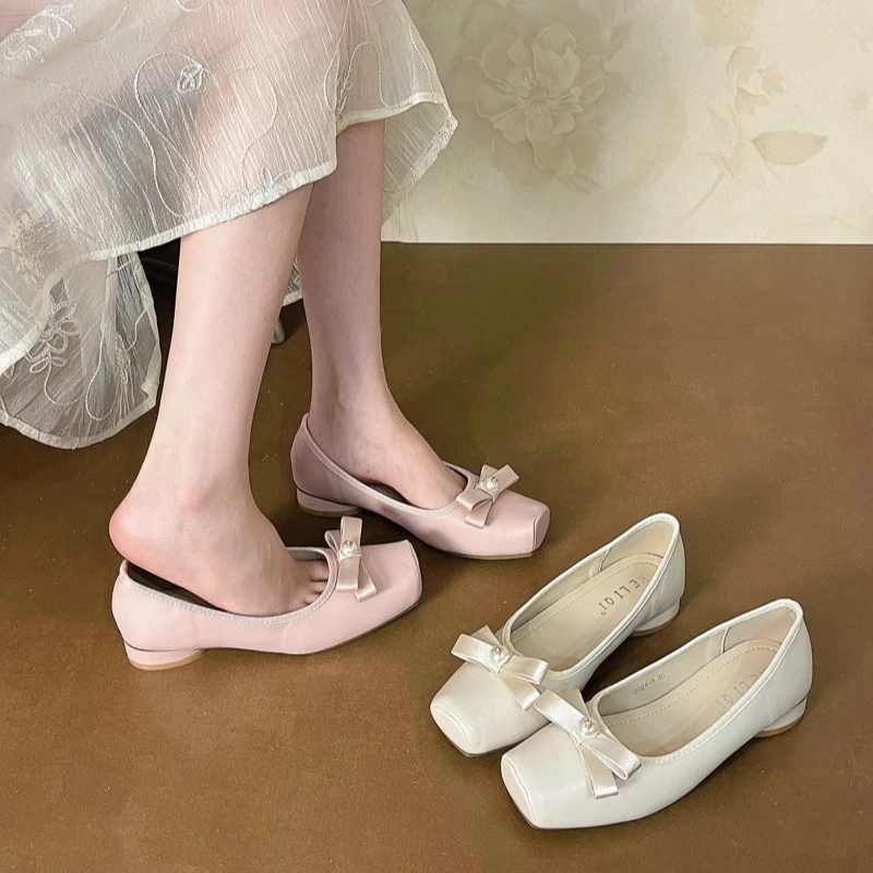 美猫汇真皮底2025年新款方头蝴蝶结浅口粗跟芭蕾舞复古猪鼻子单鞋