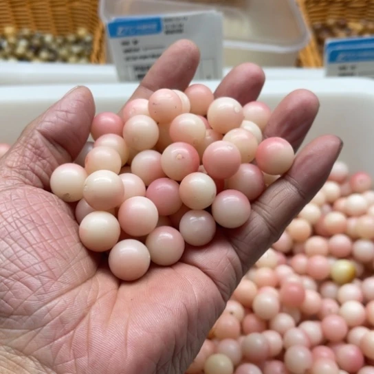 白玉菩提吊坠瑕疵13水蜜桃圆珠60颗