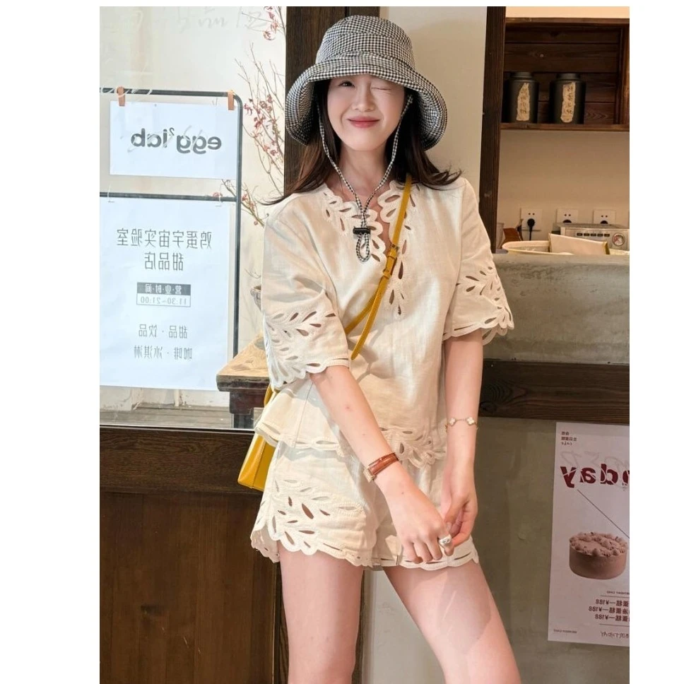 2025超火夏装超好看的气质女神范高端重工镂空上衣短裤亚麻套装女