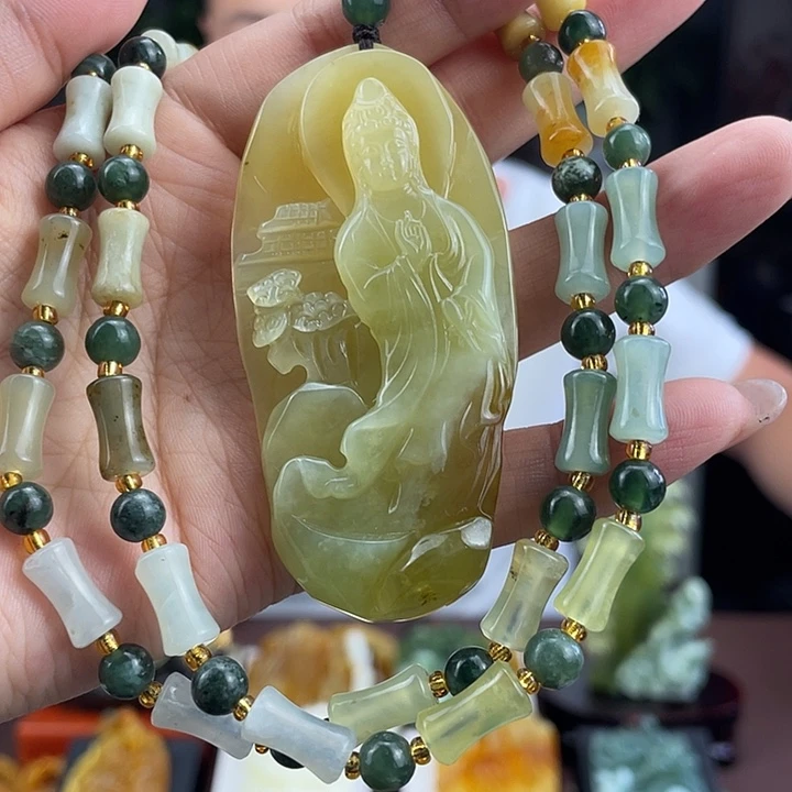 蛇纹石玉未镶嵌颈饰