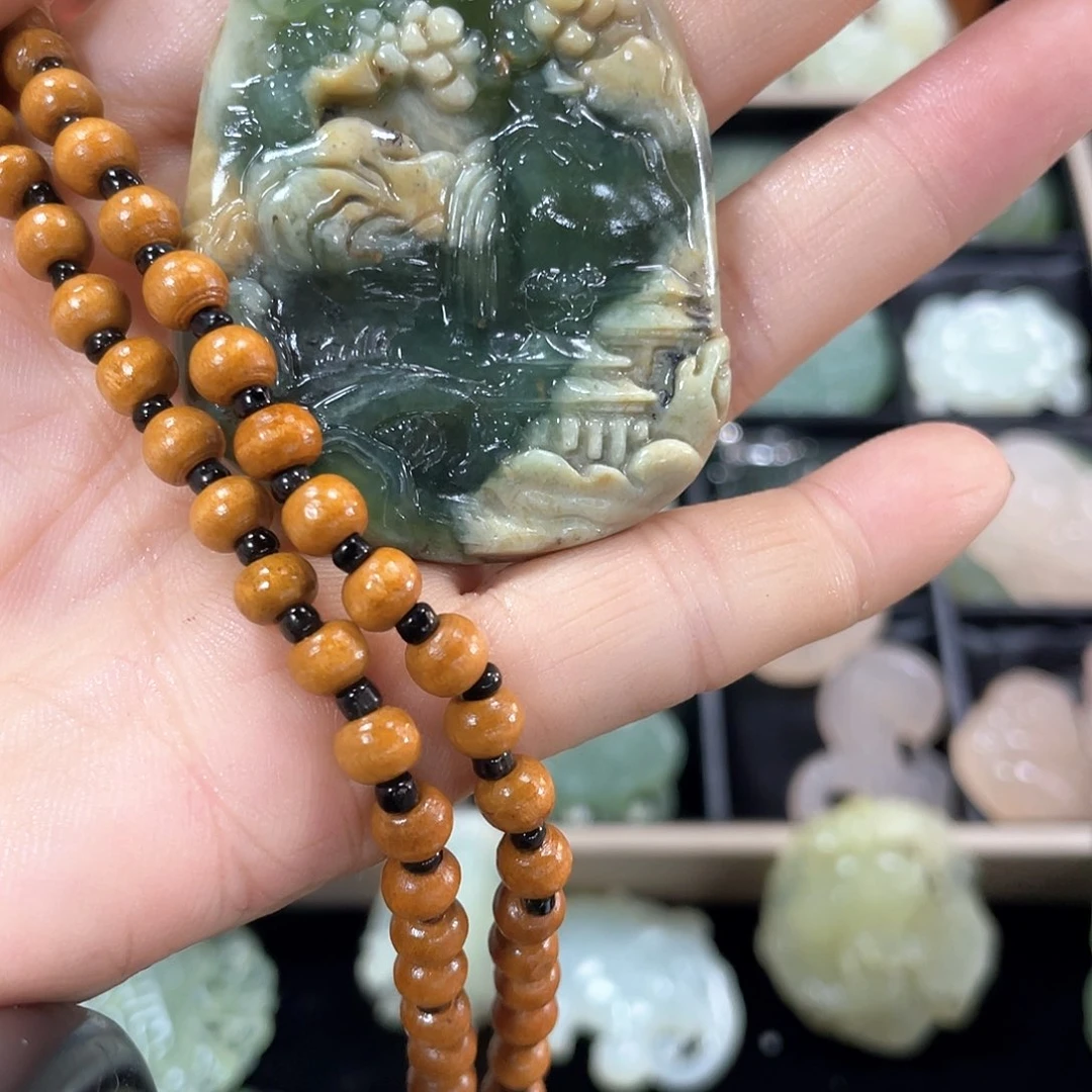 蛇纹石玉颈饰未镶嵌