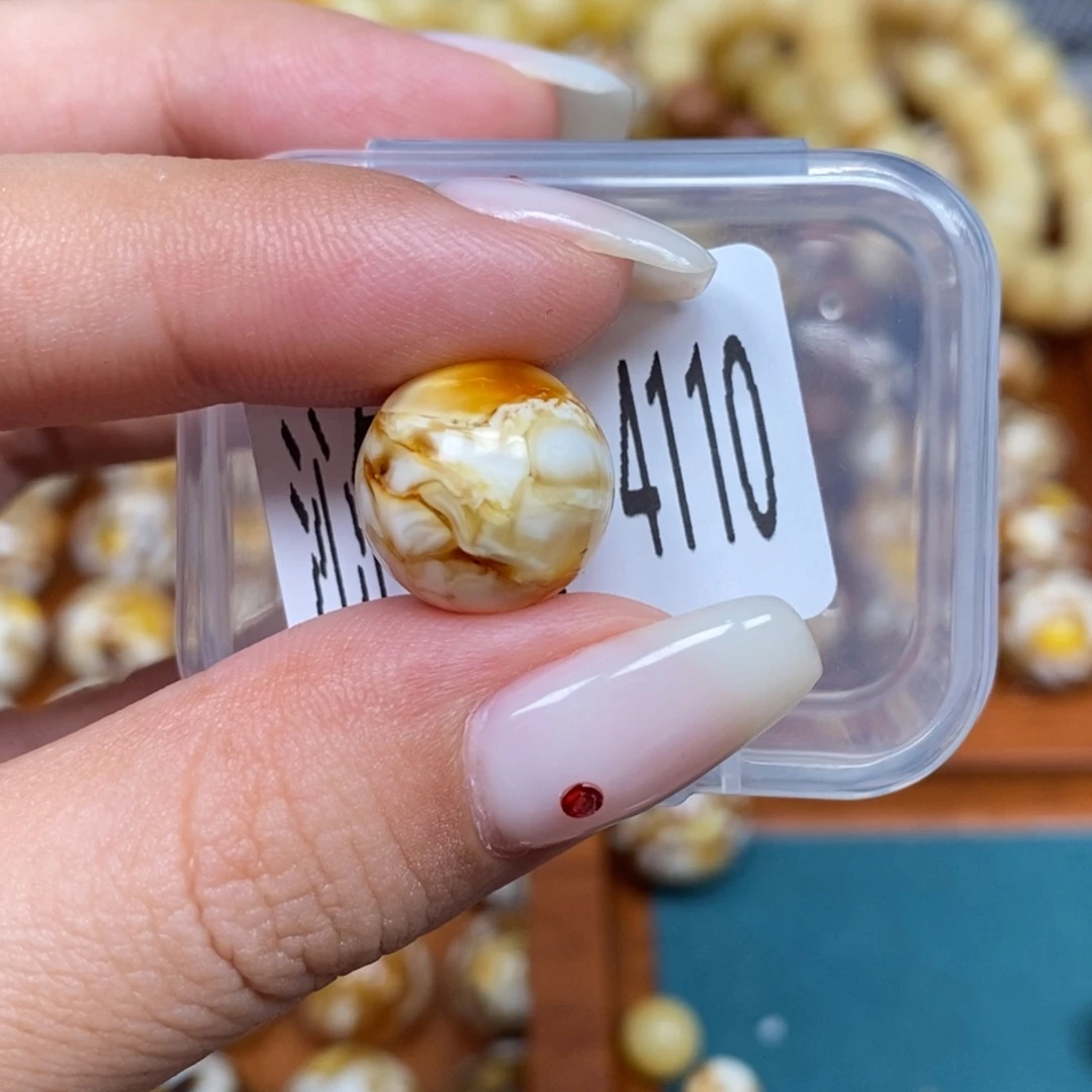 蜜蜡未镶嵌珠宝奇石4110