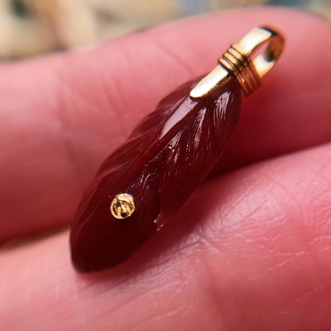 南红玛瑙配饰18K金镶嵌