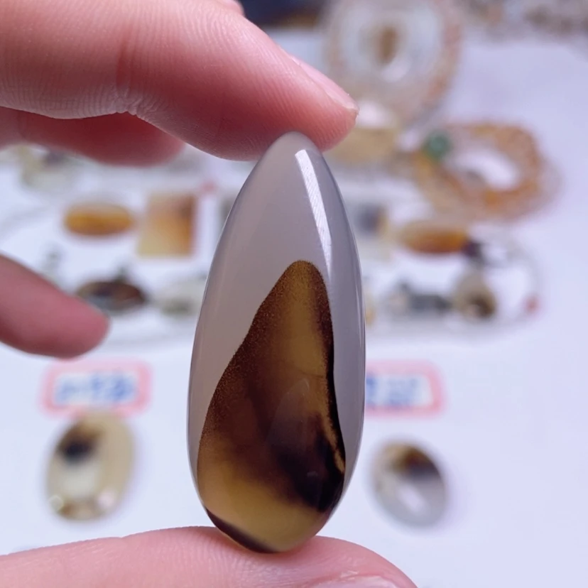 【闪购商品】玛瑙/玉髓颈饰合金