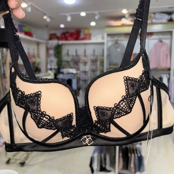 小胸显大蕾丝内衣软钢圈聚拢上托收副乳性感女士舒适