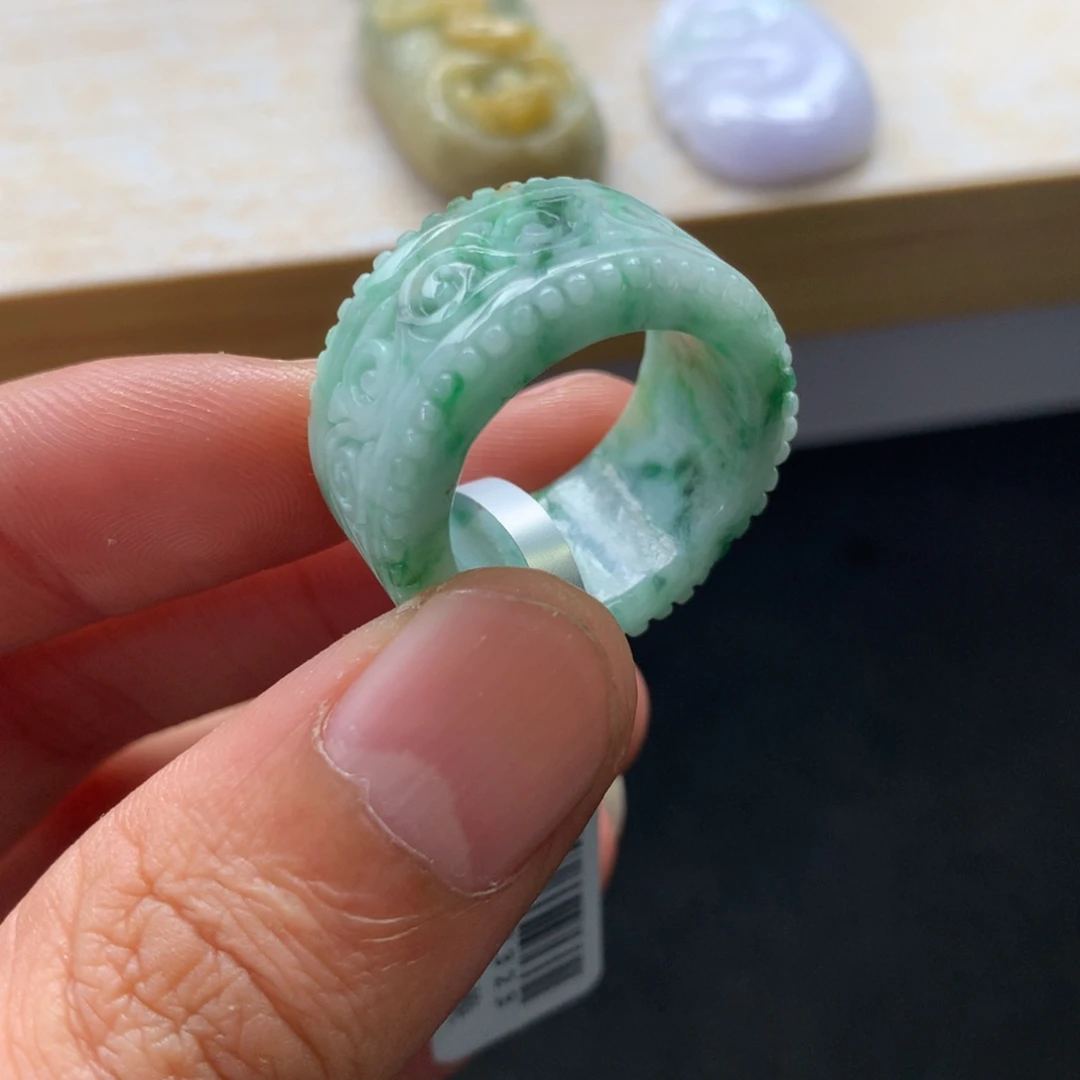 翡翠未镶嵌颈饰吊坠