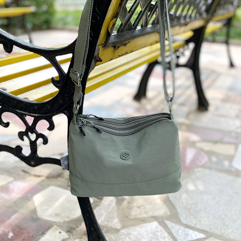 多层帆布包包女轻便大容量通勤妈妈包休闲百搭旅行单肩斜挎小方包