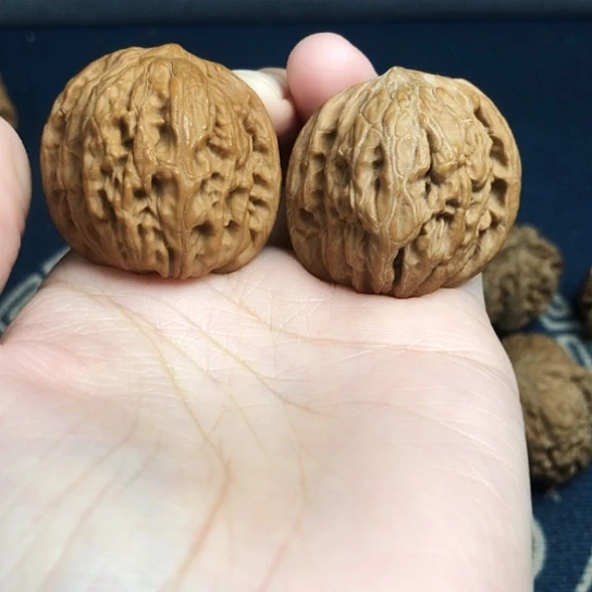 把件文玩核桃磨盘有黄