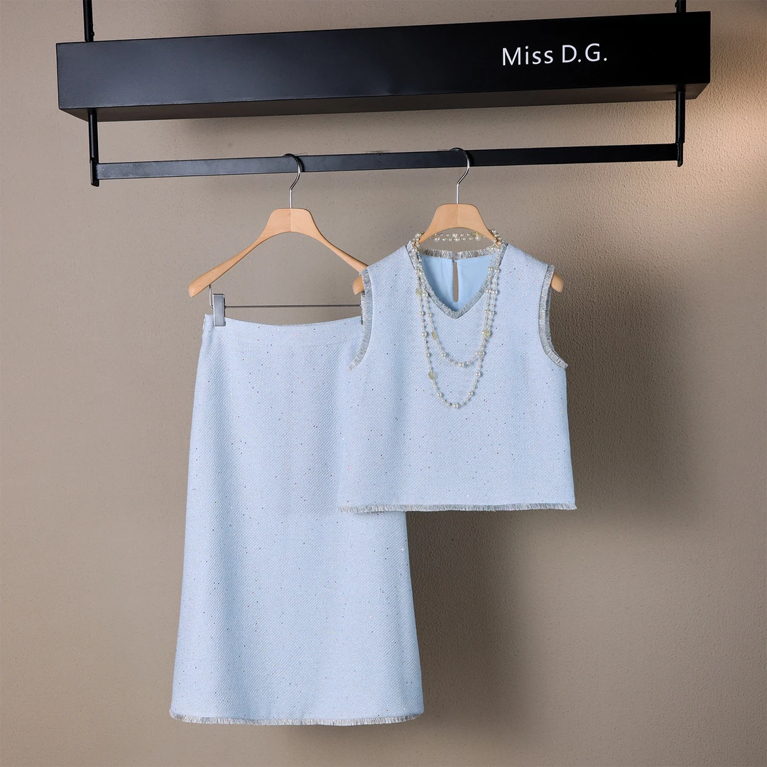 MissD.G.气质马甲背心女夏新款带项链上衣肌理感半裙套装XH-J231
