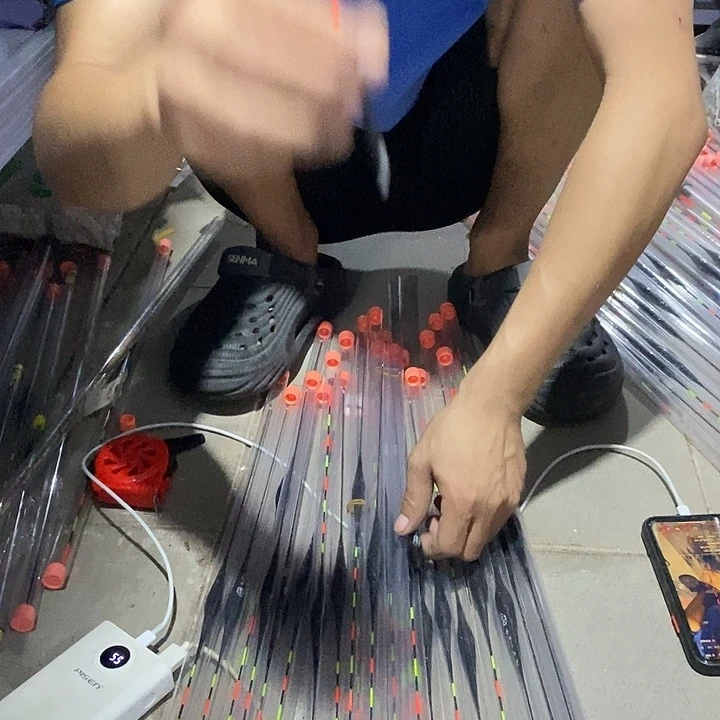 黑色变色电子鱼漂随机发三根介意随机发的不拍