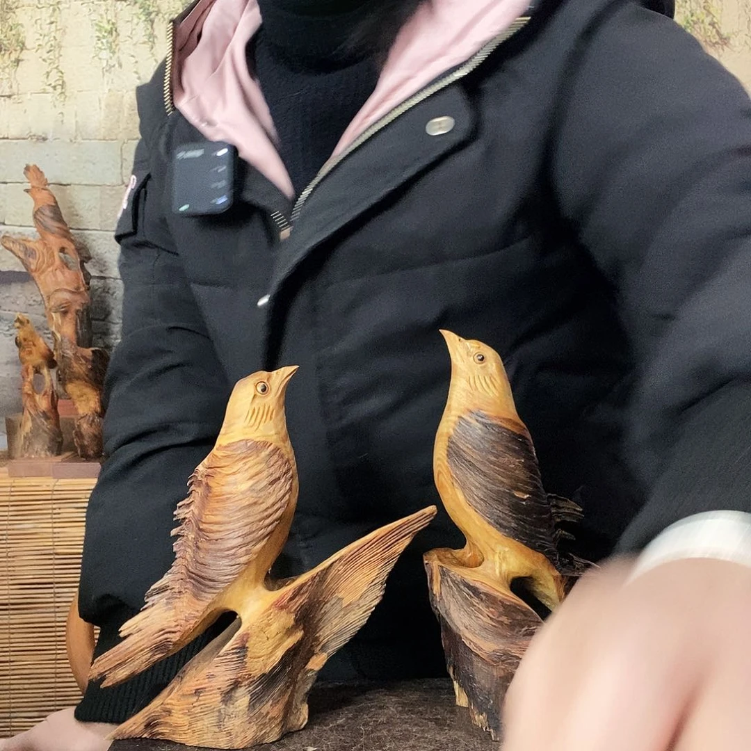 松木1****1琥珀木随行巧雕