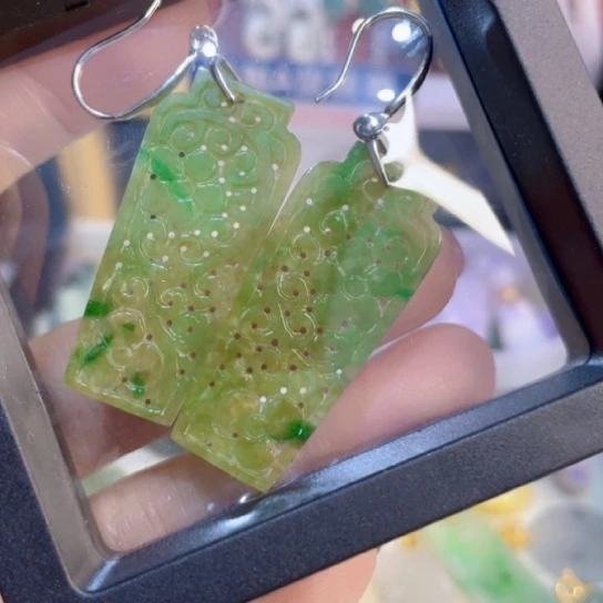 翡翠未镶嵌颈饰花瓶耳坠