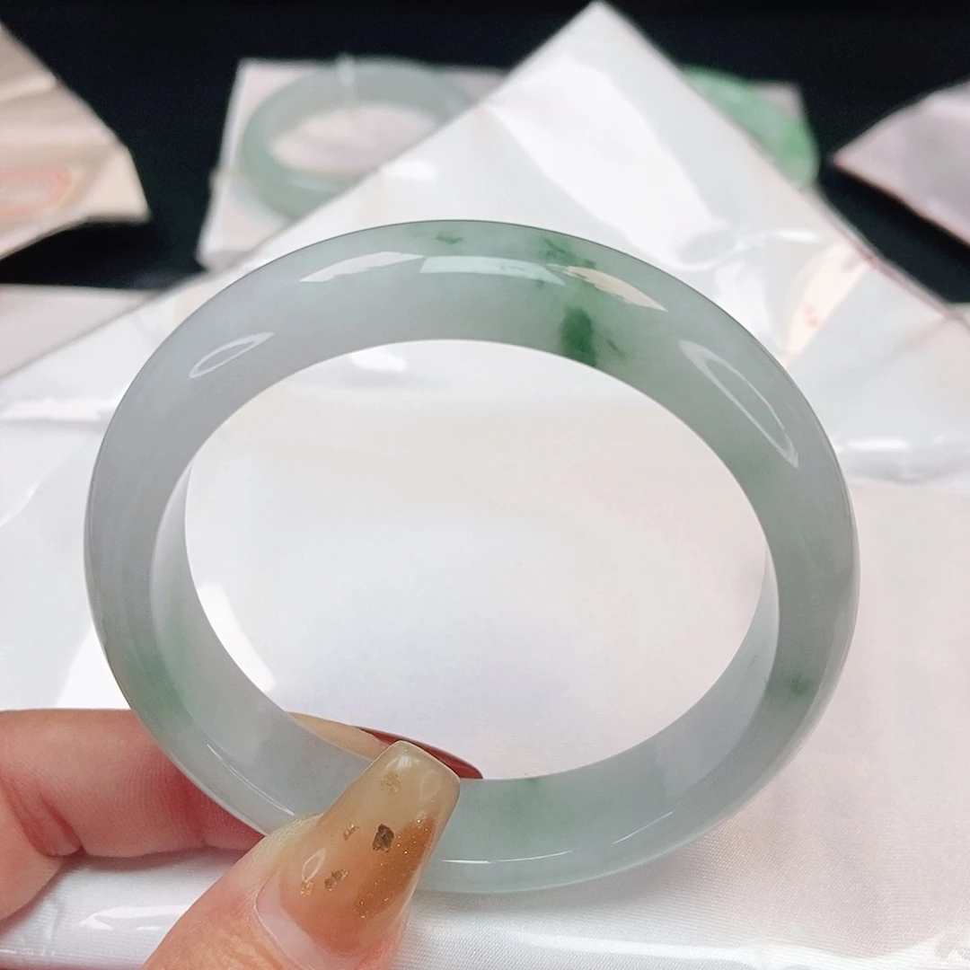 翡翠手镯未镶嵌 正圈56+