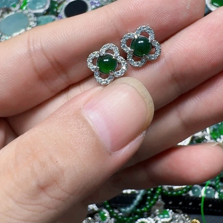 翡翠未镶嵌颈饰天然A货翡翠放漏