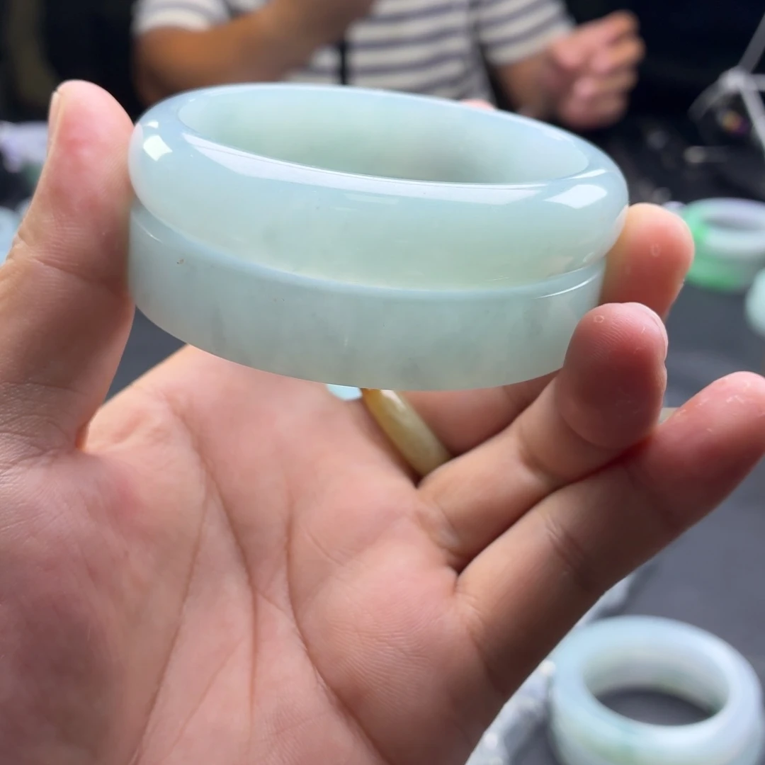 定制翡翠未镶嵌翡翠冰川蓝起光