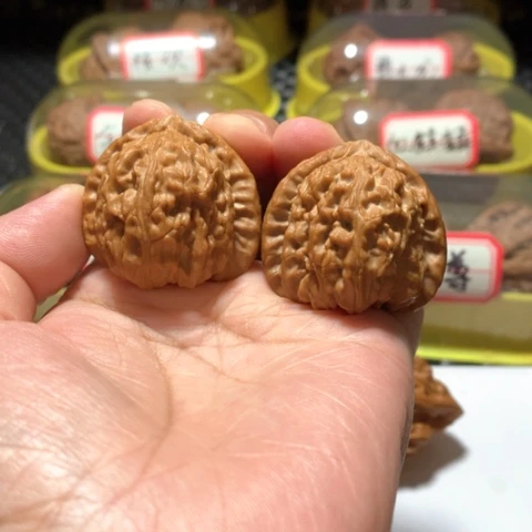 吊坠文玩核桃三角白