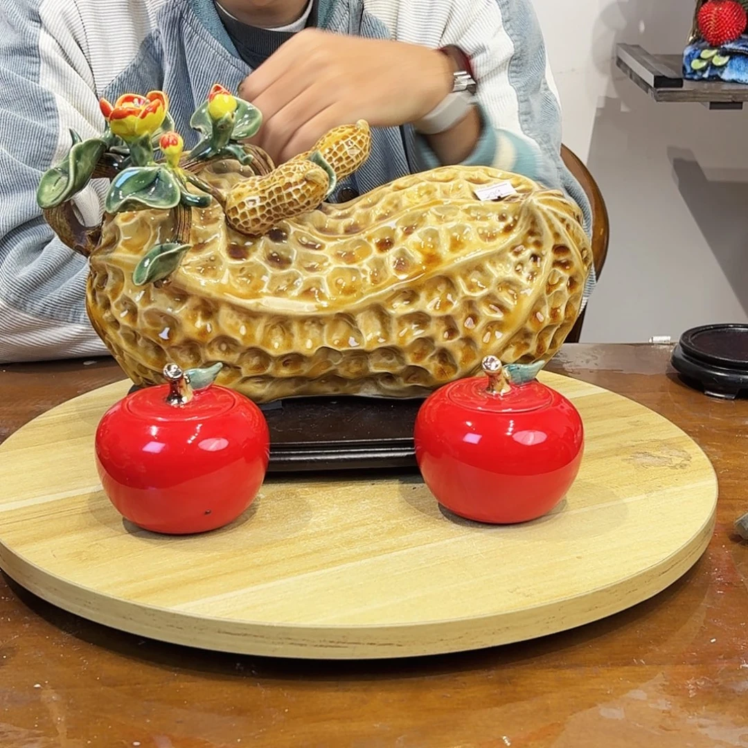 陶瓷好事发生大花生摆件